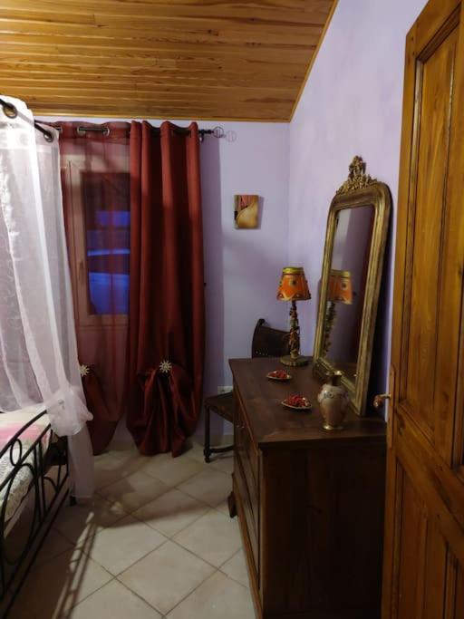 Sous Le Chateau Montaut  Ngoại thất bức ảnh